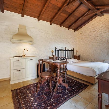 Lithos Stone Suites 에리아폴리스 객실 사진