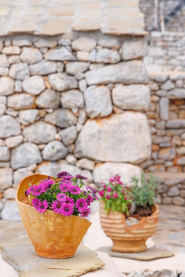 Lithos Stone Suites 에리아폴리스 외부 사진